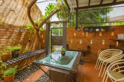 Knocknock 70s Home, Courtyard Garden Jonker Parking, BBQ KTV Coway