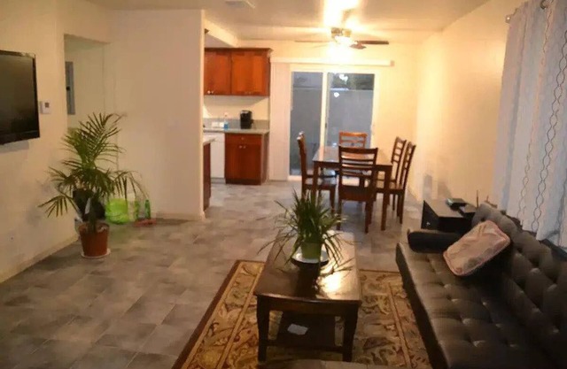 Knotts Berry Farm/Disney Townhome