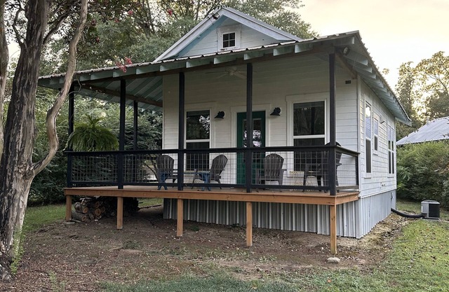 Knox Lakeside Cottage, 1 bedroom plus loft on Lake O' the Pines