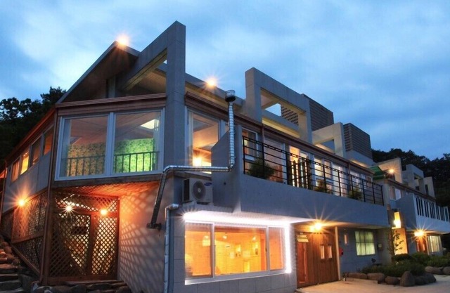 Koala Kids Pool Villa
