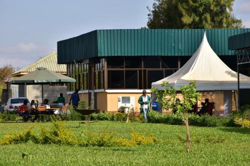 Koma Gardens and Resort