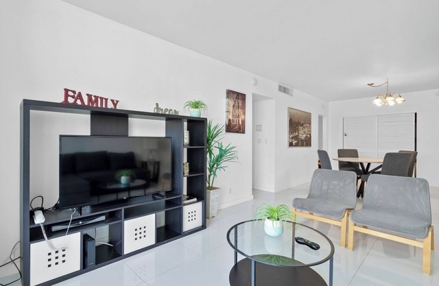 Komffy 1BED Condo w/Pool View | 3rd Floor at Tides