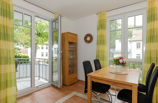 Komfortable und Geschmackvoll Eingerichtete 3-raum-wohnung für 4 Personen