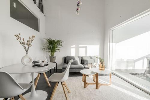 Kotimaailma - Furnished Apartment in Vantaa with key code