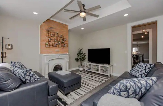 Kozy Korners: Homey, Walkable, 1 mile to DT Cincy!