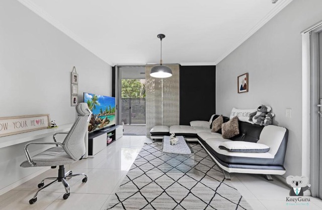 KozyGuru Ryde Cosy 2Bed Apt Free Parking NRY241