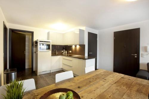 Kristall Apartments B