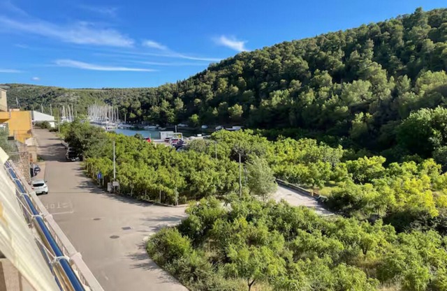 KRK Enjoy waterfalls, sun, beach and sea: Domicile Sunce Gudiča