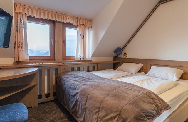 Krvavec Family Room 3