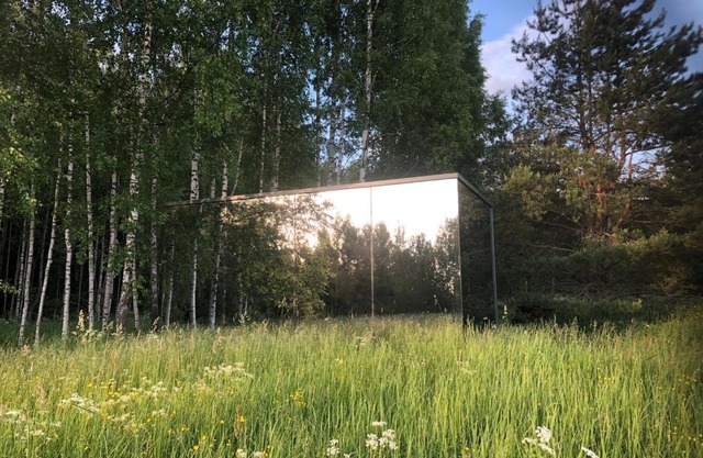 Kuldi Mirror House