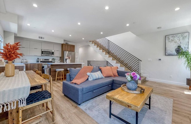 L.A Haven Georgous Townhome