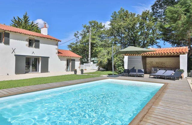 L'Augizière - Villa 5 étoiles avec piscine, étang et foret.