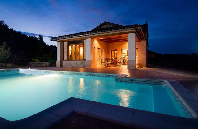 L'Ensoleillée, beautiful holiday home near a medieval village
