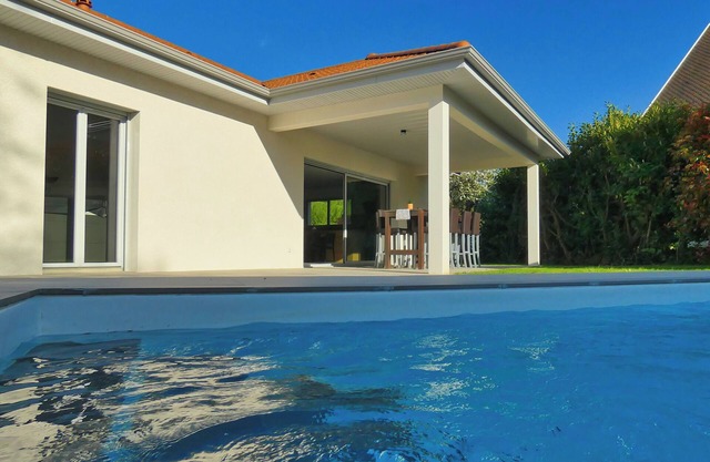 L'HACIENDA, swimming pool/jacuzzi/beach