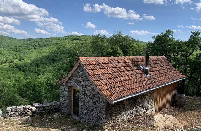 L'Hermitage, an old stone shepherd's hut