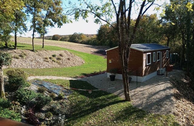 l'insolite du chalet, in the heart of nature, classified 2-star furnished holiday accommodation