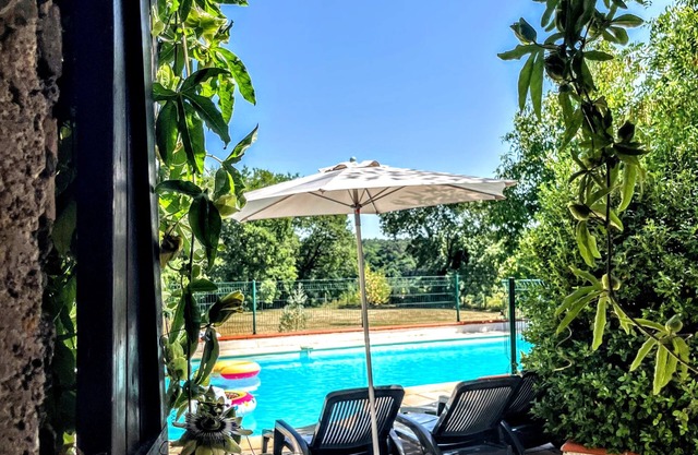 L'or et des landes HOUSE WITH SWIMMING POOL WITH VIEW OF THE FOREST