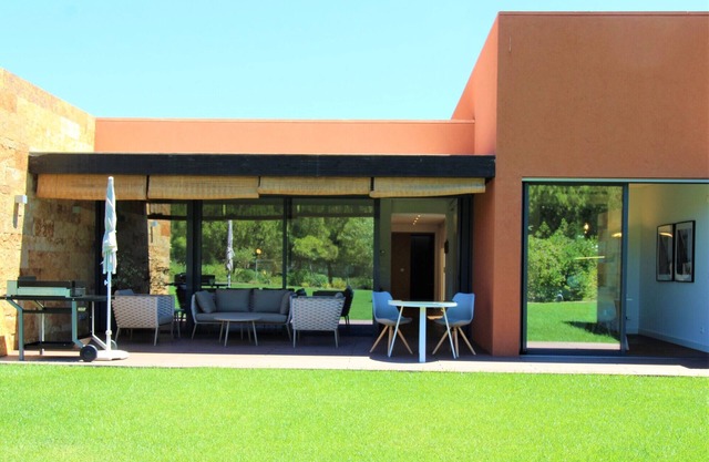 L'Orangerie Green Garden by SAPvillas