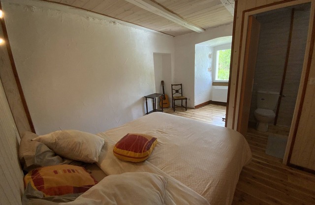 L'Oustaliere, DALIDA room, spa and sauna access