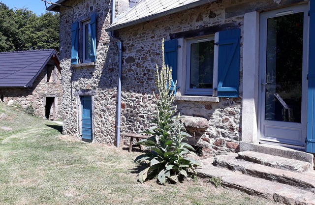 "La basses poutres" bed and breakfast, nature, silence and music