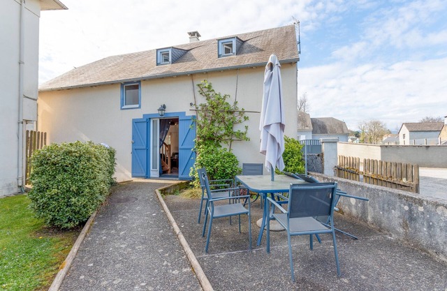 La Bergerie - Cosy House 5 Minutes from Lourdes, Private Garden, Terrace, WiFi
