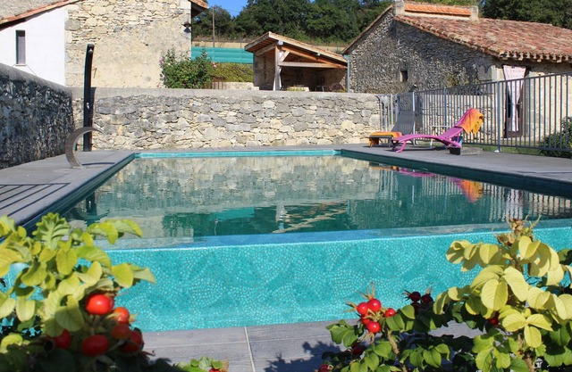 La Bernède, farmhouse with swimming pool