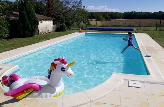 La Bigorre Stables - family friendly, heated pool, 30 mins to gorgeous beaches