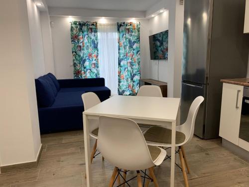 La Brisa del Mar - Piscina y Terraza