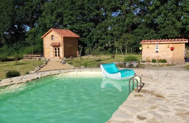La cabane aux oiseaux chalet with swimming pool.