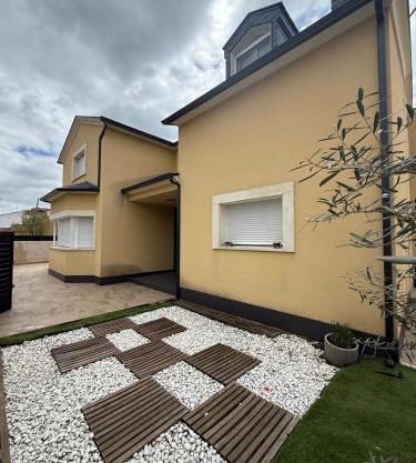 La casa amarilla