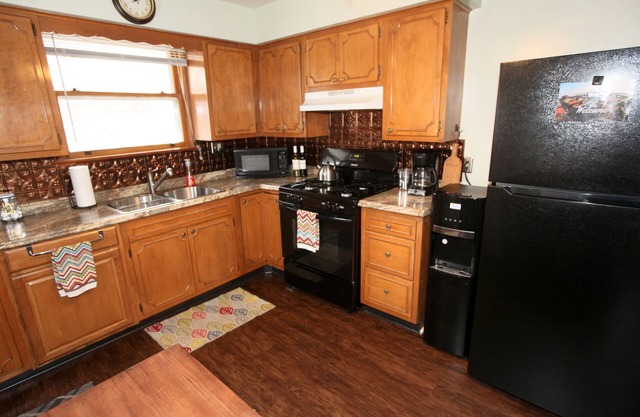 La Casa Cleveland - 3 BR Historic Townhome in an amazing location!