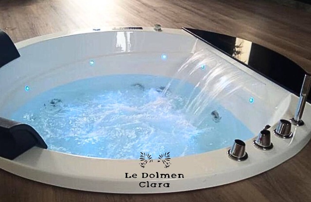 La Casa du Dolmen Clara, 2 Personnes, Balnéo Privée