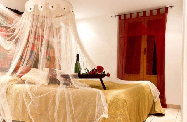 La Casa Verda, is a Rural Suite, completely restored and decorated in Arabic style.