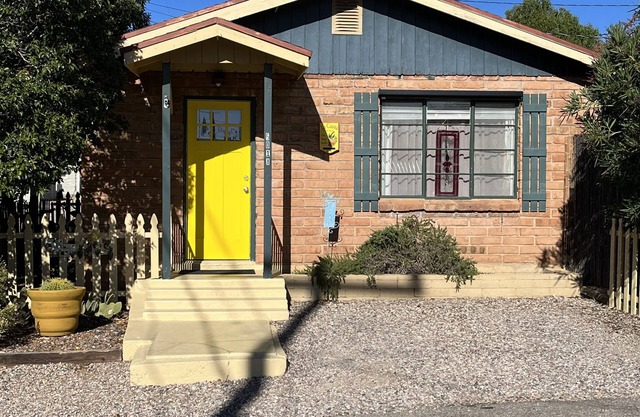 LA CASITA: Charm/Privacy, Stunning Patio, pet friendly
