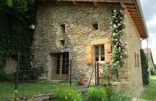 LA CAVE - STONE BUILDING