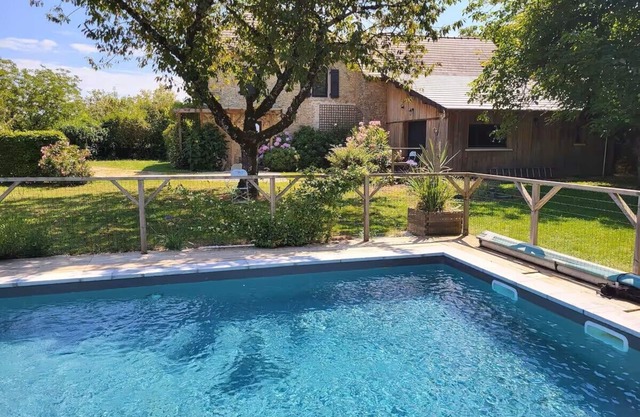 La Chaumière du Cerisier - charming country house with swimming pool