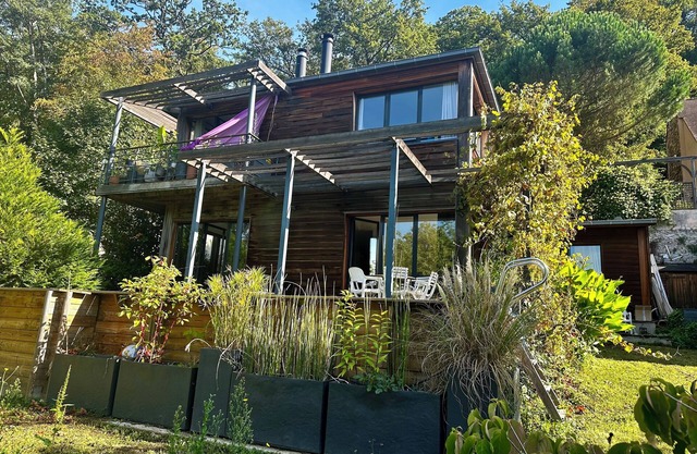 "La Clairière" for 4 with private pool, on the edge of the Versailles forest
