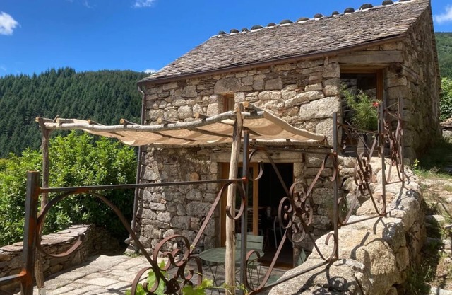 La Clède - Hamlet of Le Pouget : little house in the heart of Cévennes