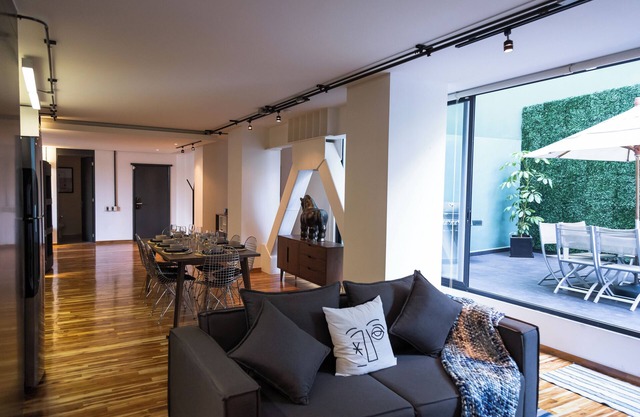 La Condesa Spectacular GardenHouse!