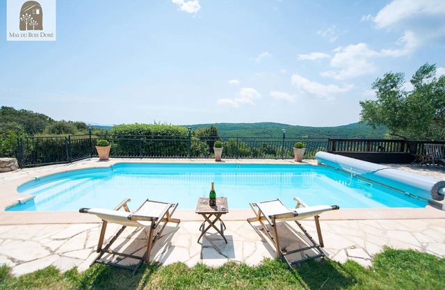 La Cour, Romantic Olive Farm House Apartment with beautiful interior design