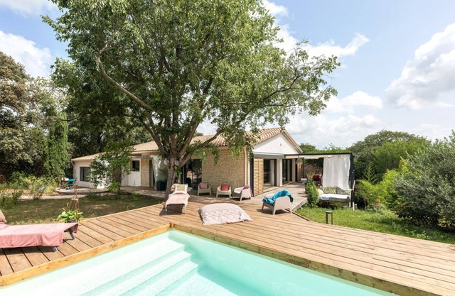 La Coursive: beautiful luxury home with swimming pool