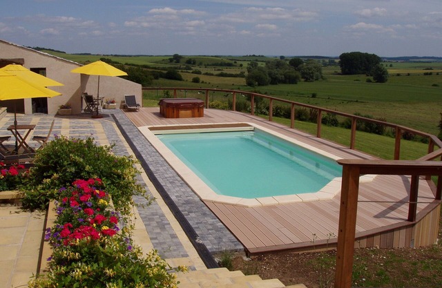 LA DAME BLANCHE awaits you. The open view over the countryside will surprise you.