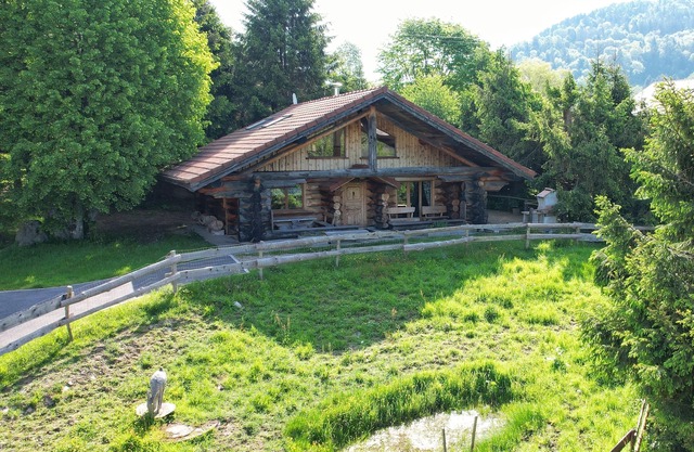 La fuste du Suchelot, log chalet for 6, pool access, near La Bresse
