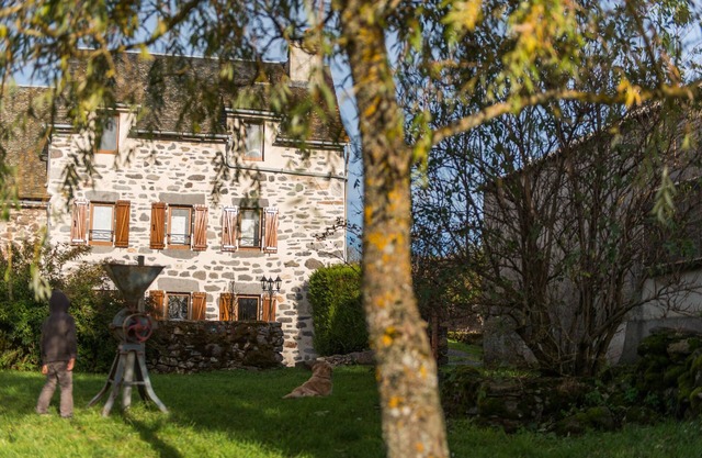 La Grange High, vacation rentals around Laguiole