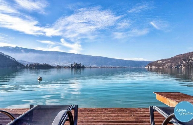 La Lézardière: Lakefront House on Lake Annecy