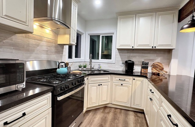 LA Living SoFI-LAX-Beach House w Gated Prkng
