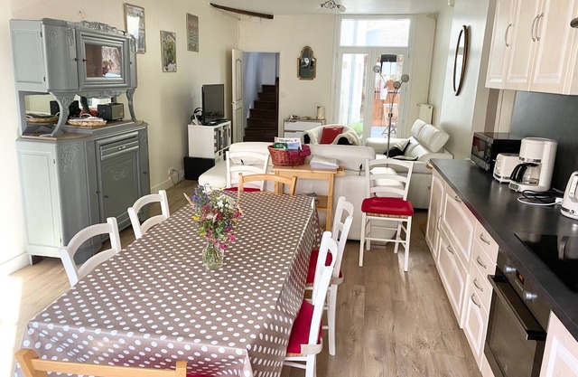 La Maison des Remparts - Gite Pour 8 Pers a Loches