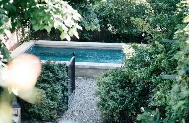 La Maison du Tilleul charming house with heated pool from April to October