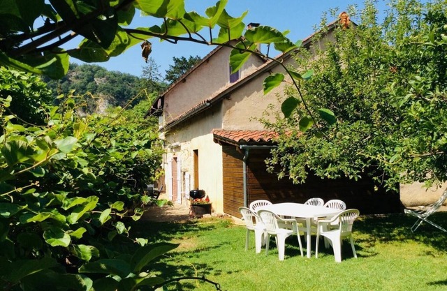 La Maison du Cluzel - SAINT MARTIN LABOUVAL