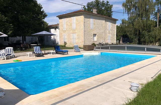 'La Maison De Léandre - Medoc' with Private Garden and Air Conditioning